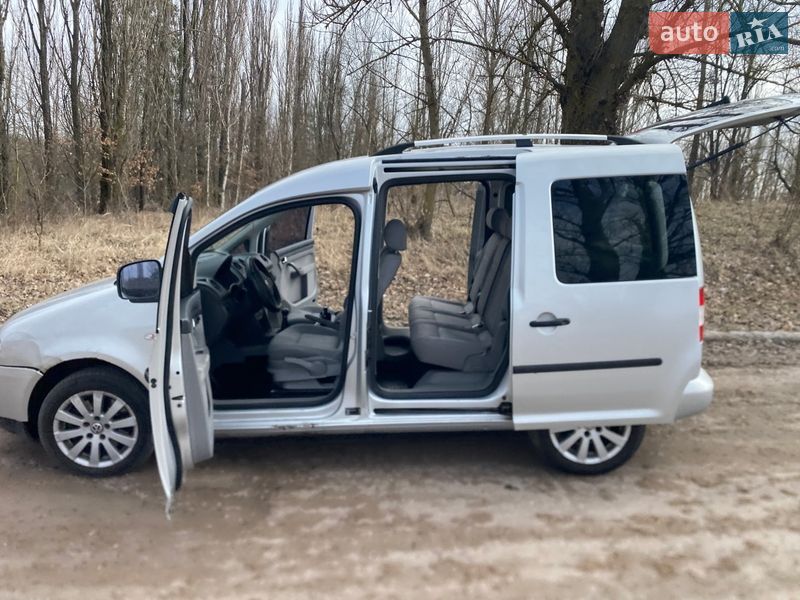 Минивэн Volkswagen Caddy 2010 в Буче