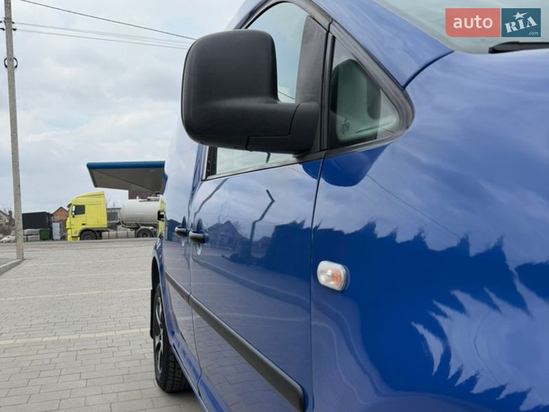 Вантажний фургон Volkswagen Caddy 2008 в Кам'янець-Подільському