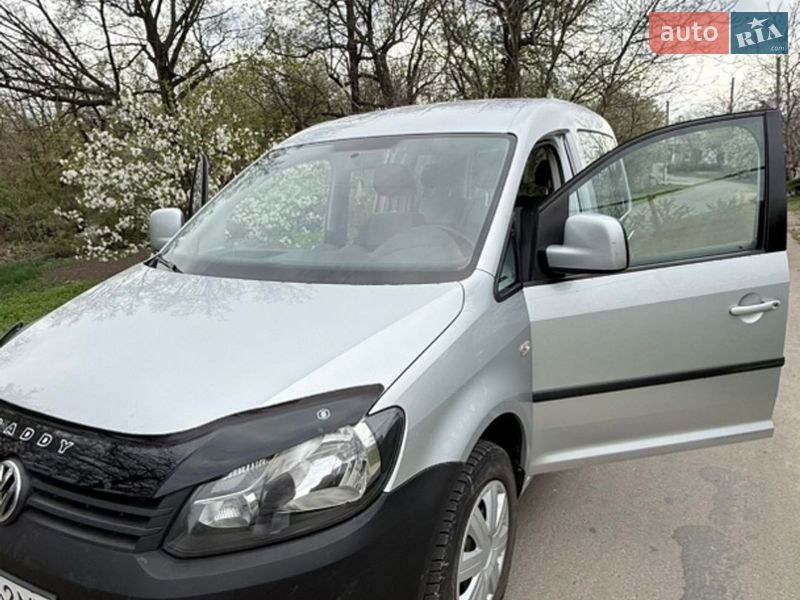 Volkswagen Caddy 2011