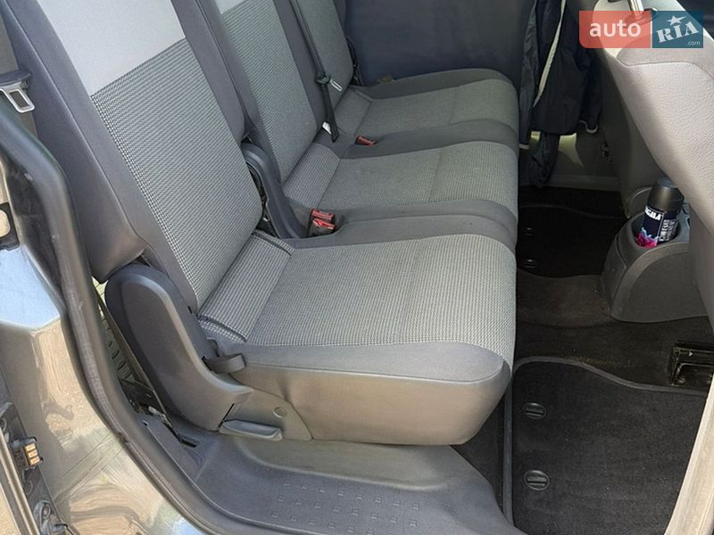 Минивэн Volkswagen Caddy 2010 в Киеве