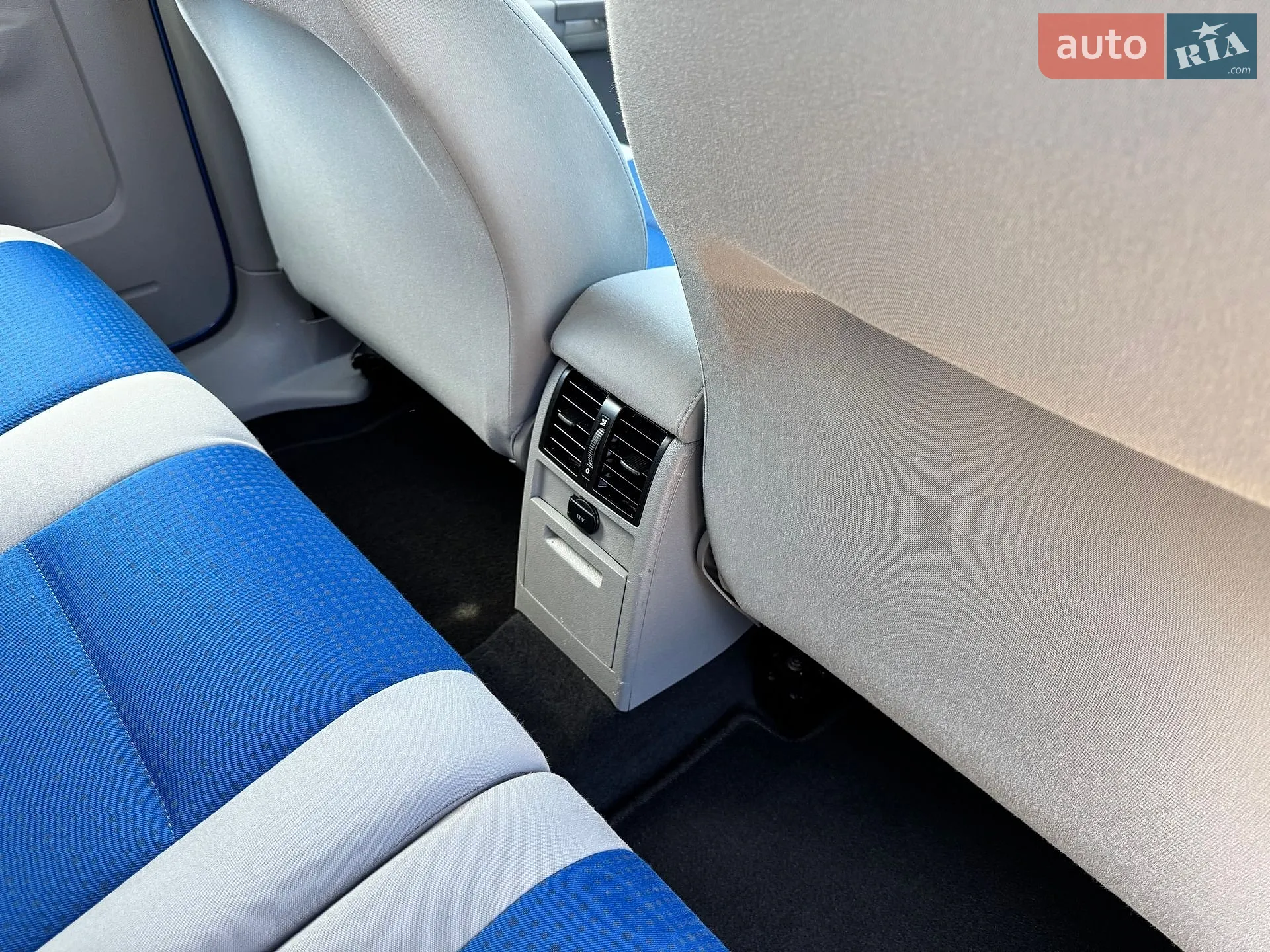 2010 Volkswagen Caddy - мініатюра 22