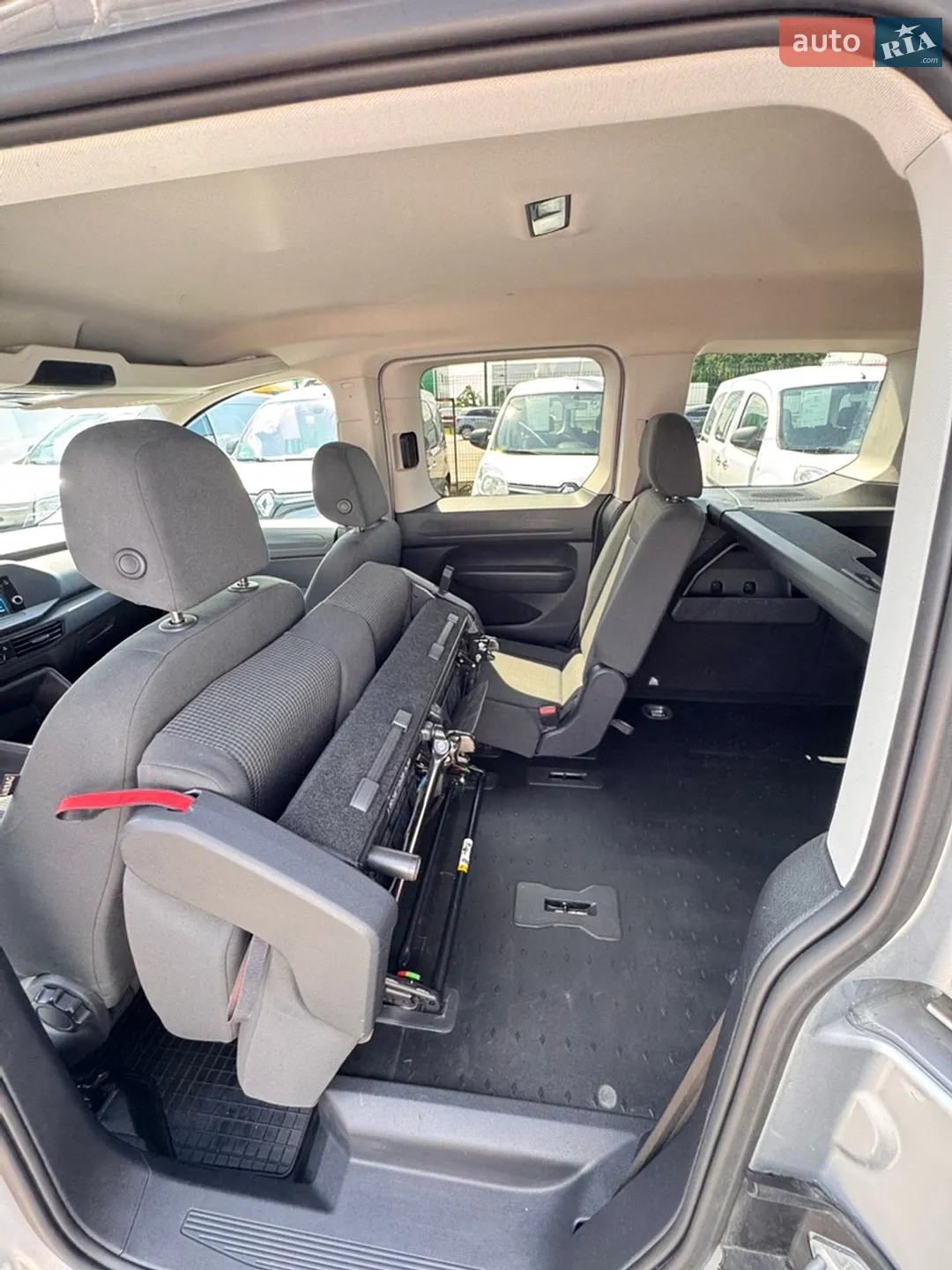 2022 Volkswagen Caddy - мініатюра 32