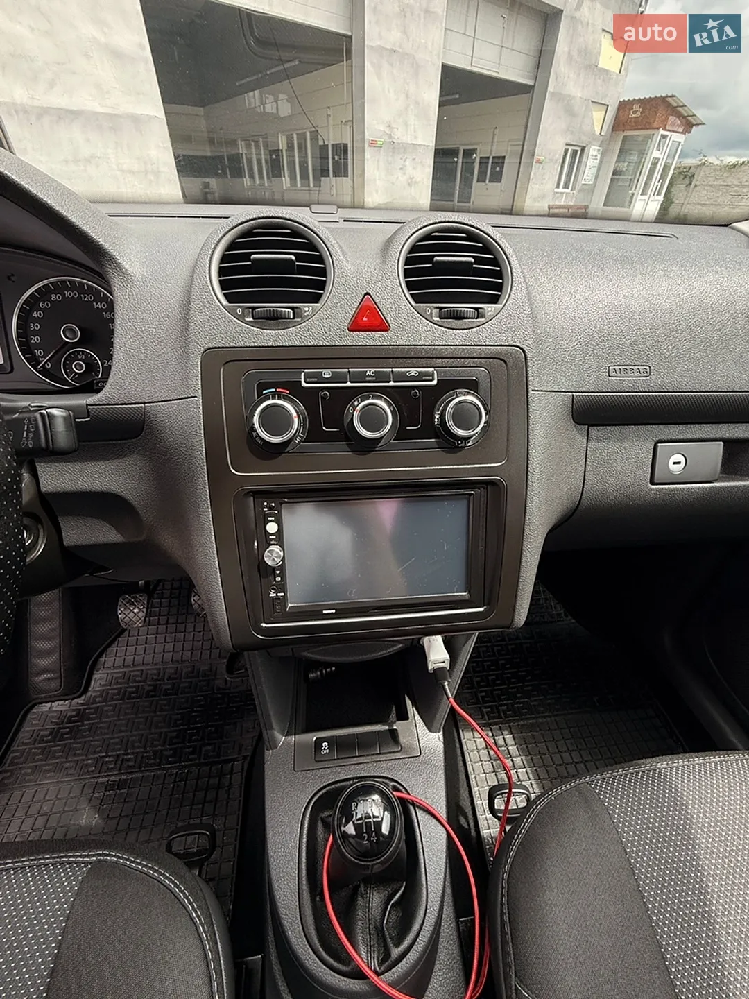 2011 Volkswagen Caddy - мініатюра 32