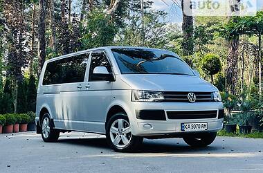 Минивэн Volkswagen Caravelle 2014 в Киеве