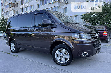 Volkswagen Caravelle 2015