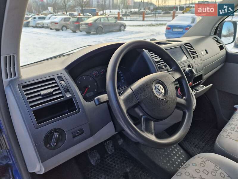 Минивэн Volkswagen Caravelle 2008 в Львове