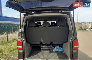 Volkswagen Caravelle 2011