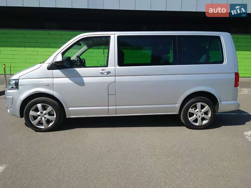 Минивэн Volkswagen Caravelle 2012 в Киеве