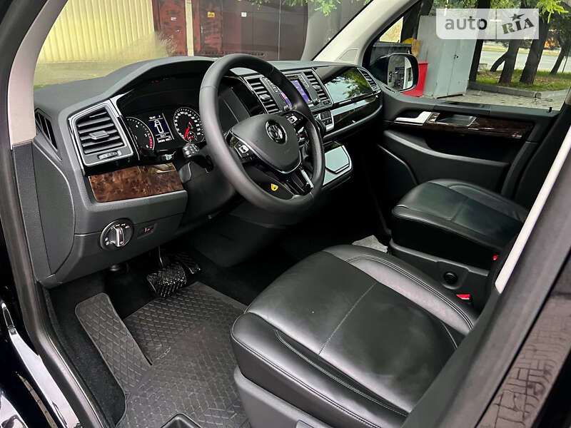 Минивэн Volkswagen Caravelle 2017 в Днепре