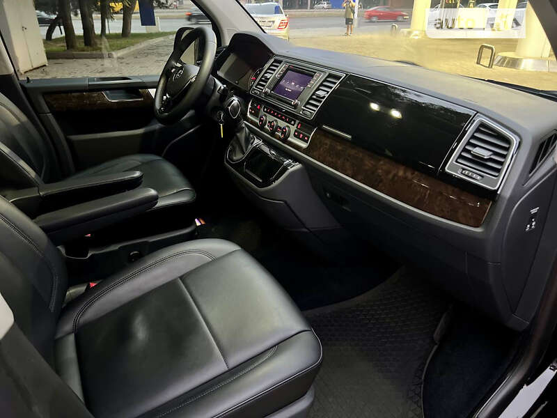 Минивэн Volkswagen Caravelle 2017 в Днепре