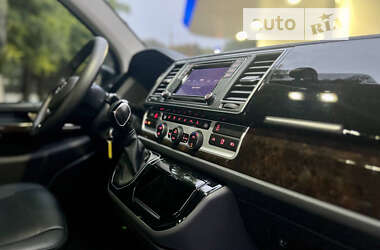 Мінівен Volkswagen Caravelle 2017 в 