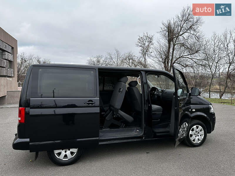 Минивэн Volkswagen Caravelle 2013 в Кривом Роге