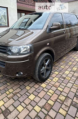 Volkswagen Caravelle 2011