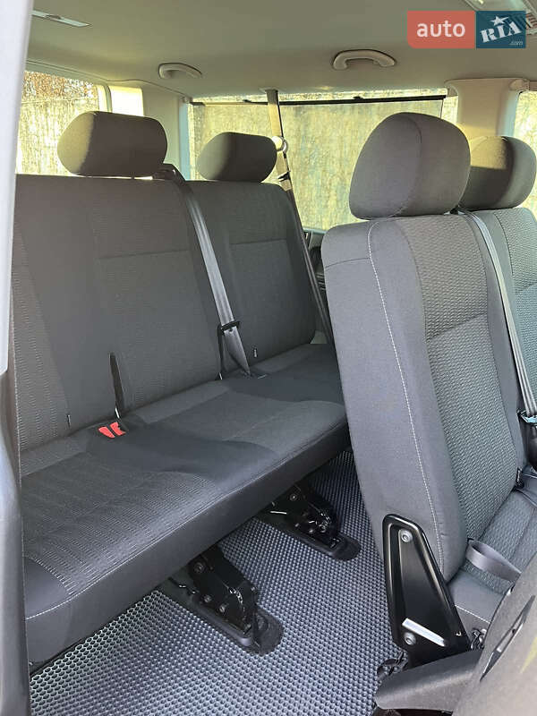 Минивэн Volkswagen Caravelle 2015 в Киеве