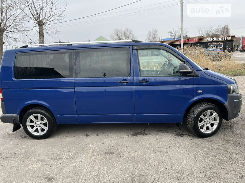 Volkswagen Caravelle 2011