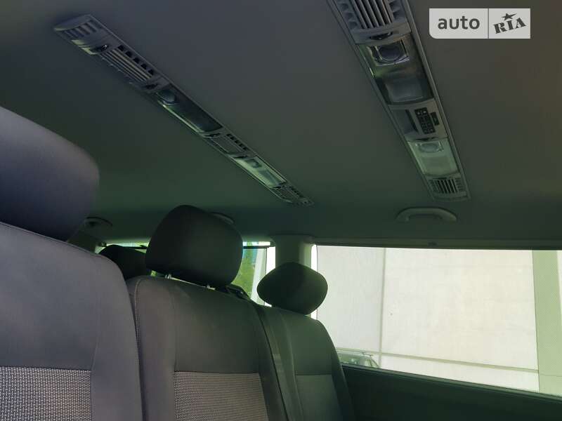 Мінівен Volkswagen Caravelle 2012 в Києві