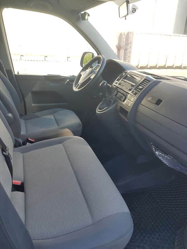 Мінівен Volkswagen Caravelle 2012 в Києві