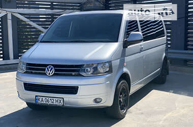 Volkswagen Caravelle 2011