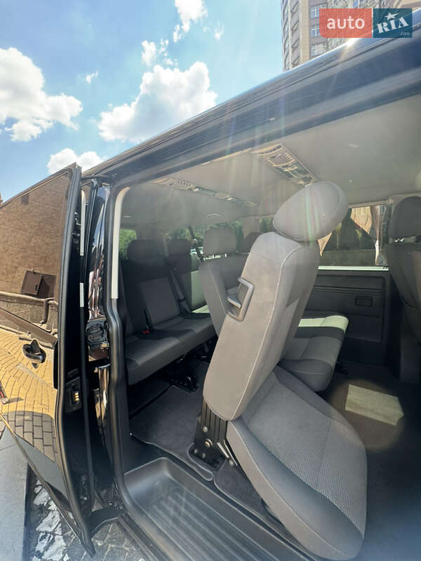 Минивэн Volkswagen Caravelle 2015 в Киеве