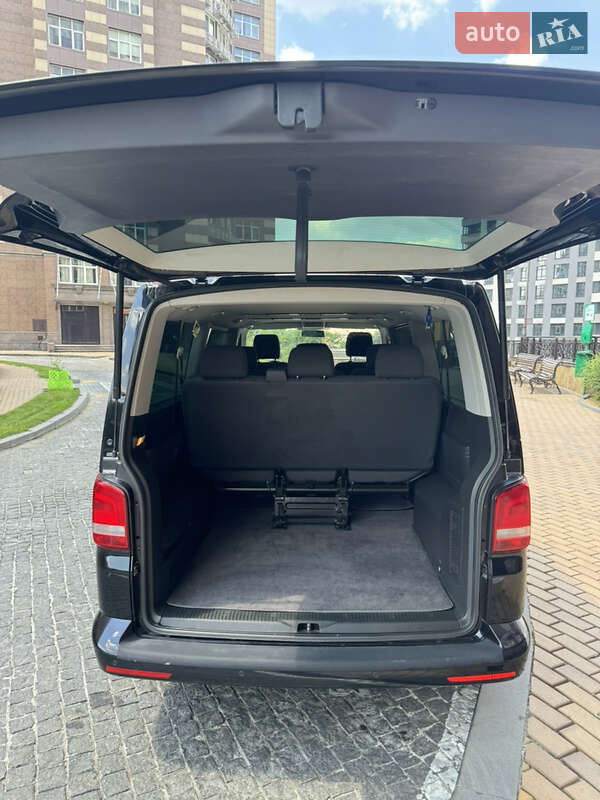 Минивэн Volkswagen Caravelle 2015 в Киеве