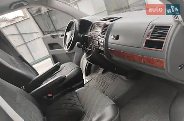 Volkswagen Caravelle 2010