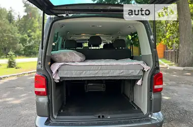 Volkswagen Caravelle 2012