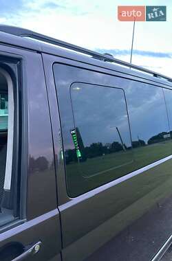Volkswagen Caravelle 2011 Volkswagen Caravelle 2011