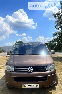 Volkswagen Caravelle 2015