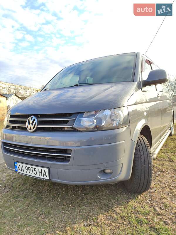 Volkswagen Caravelle 2011