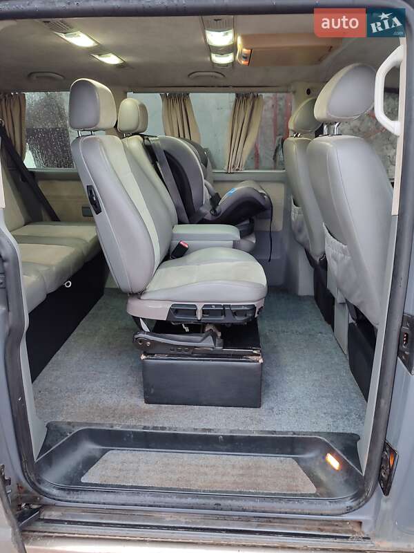 Мінівен Volkswagen Caravelle 2011 в Києві
