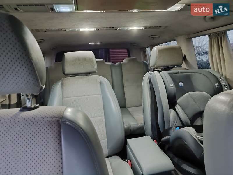 Мінівен Volkswagen Caravelle 2011 в Києві