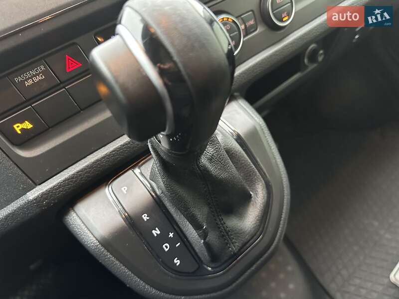 Минивэн Volkswagen Caravelle 2019 в Днепре