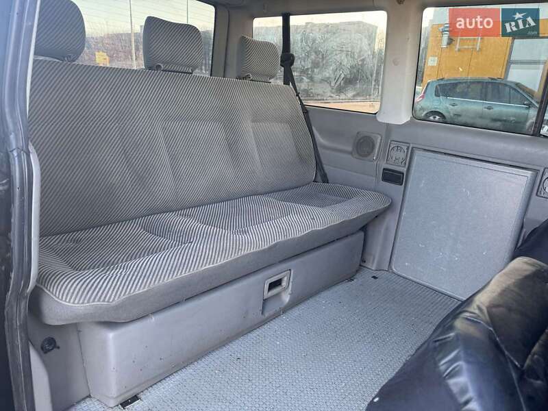 Минивэн Volkswagen Caravelle 1998 в Ровно
