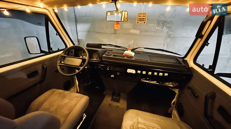 Минивэн Volkswagen Caravelle 1989 в Киеве