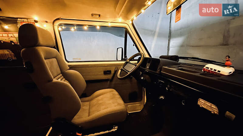 Минивэн Volkswagen Caravelle 1989 в Киеве