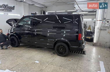 Volkswagen Caravelle 2012