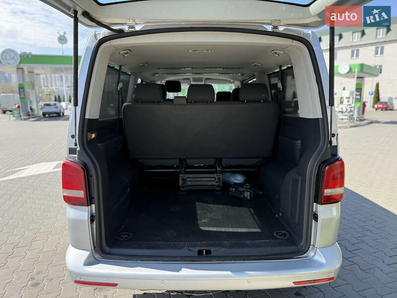Минивэн Volkswagen Caravelle 2015 в Киеве