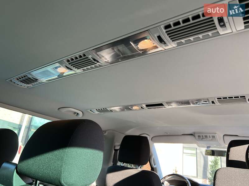 Мінівен Volkswagen Caravelle 2015 в Львові