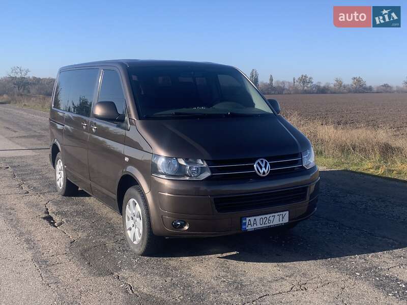 Мінівен Volkswagen Caravelle 2015 в 
