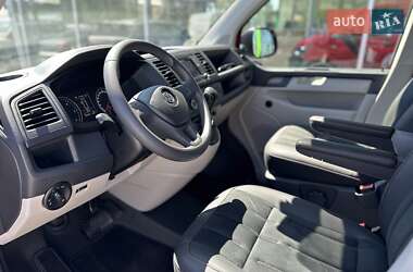 Минивэн Volkswagen Caravelle 2018 в 