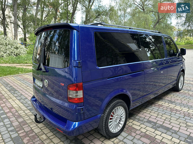 Минивэн Volkswagen Caravelle 2006 в Черновцах