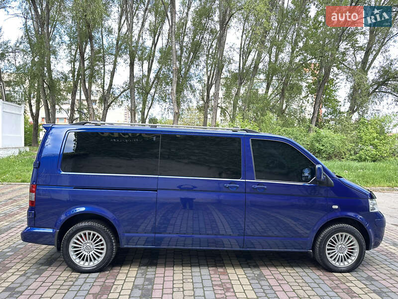 Минивэн Volkswagen Caravelle 2006 в Черновцах