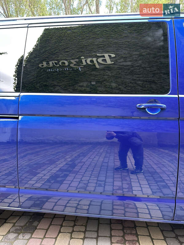 Минивэн Volkswagen Caravelle 2006 в Черновцах