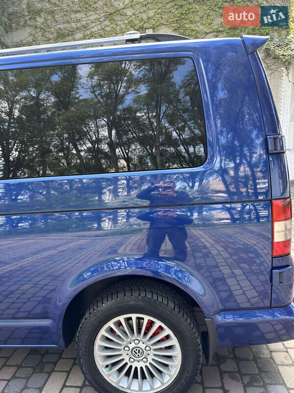 Минивэн Volkswagen Caravelle 2006 в Черновцах