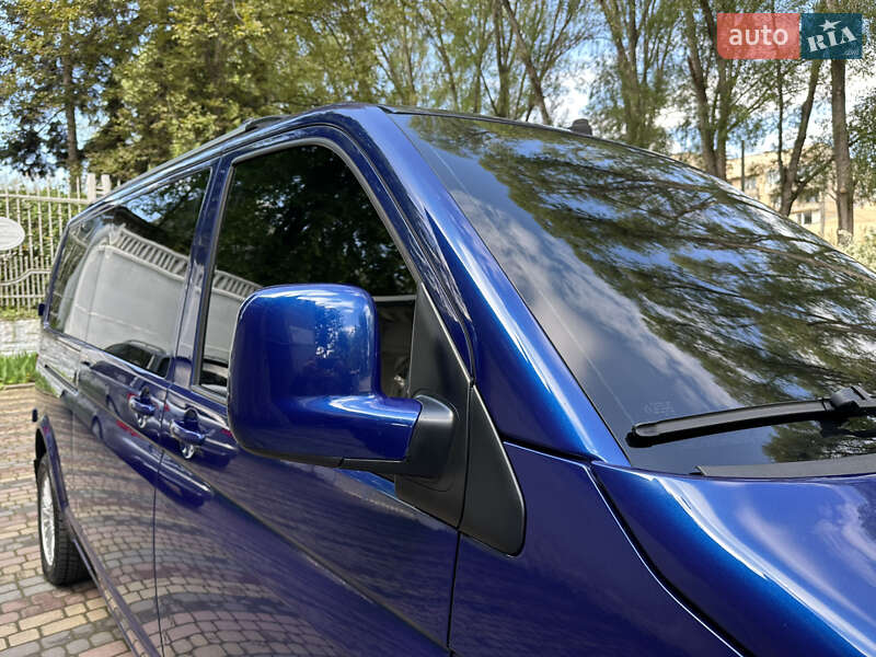 Минивэн Volkswagen Caravelle 2006 в Черновцах