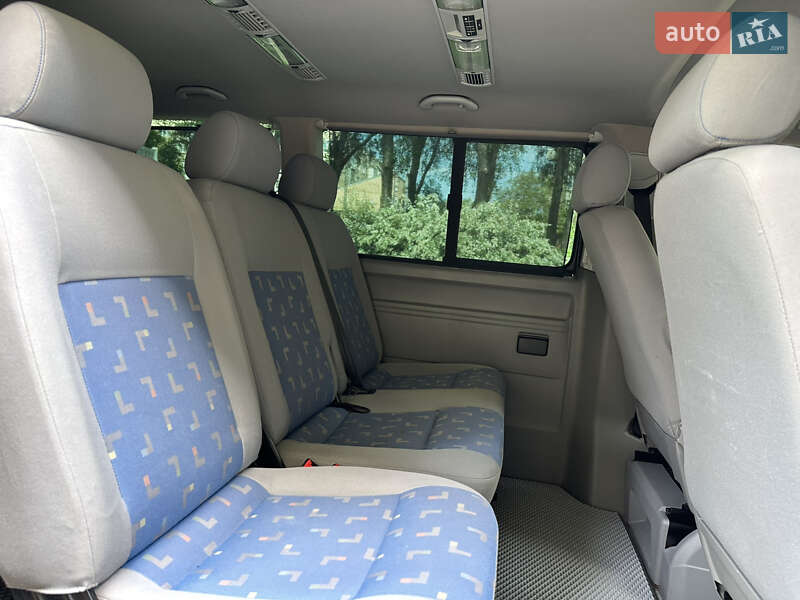 Минивэн Volkswagen Caravelle 2006 в Черновцах
