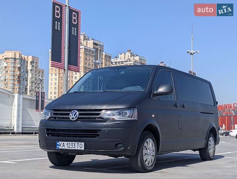 Минивэн Volkswagen Caravelle 2013 в 