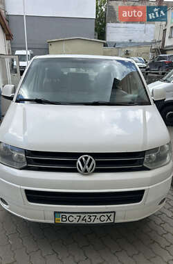 Volkswagen Caravelle 2012