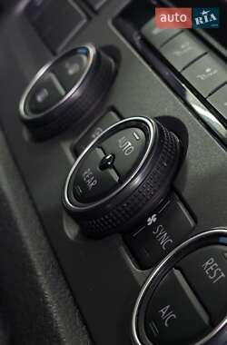 Мінівен Volkswagen Caravelle 2018 в 