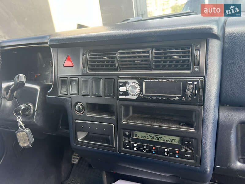 Минивэн Volkswagen Caravelle 2000 в Тернополе